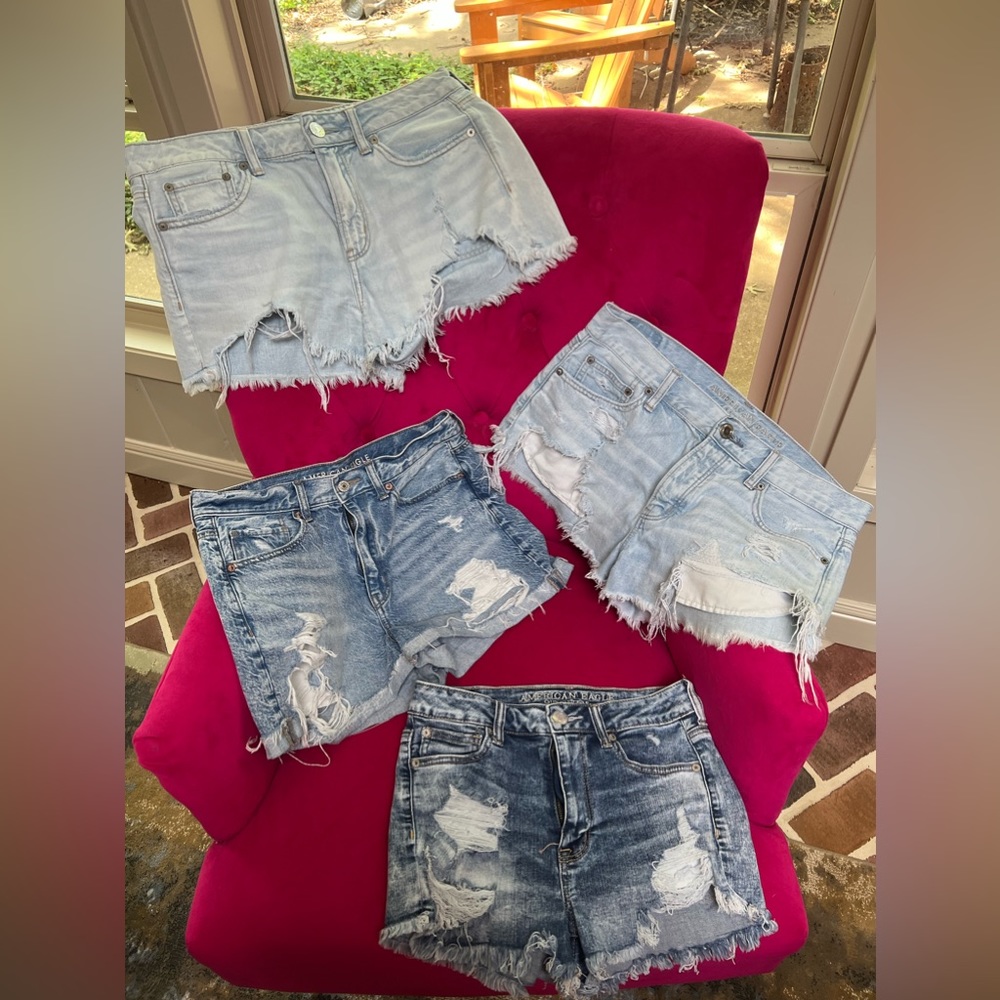 Lot of American Eagle shorts